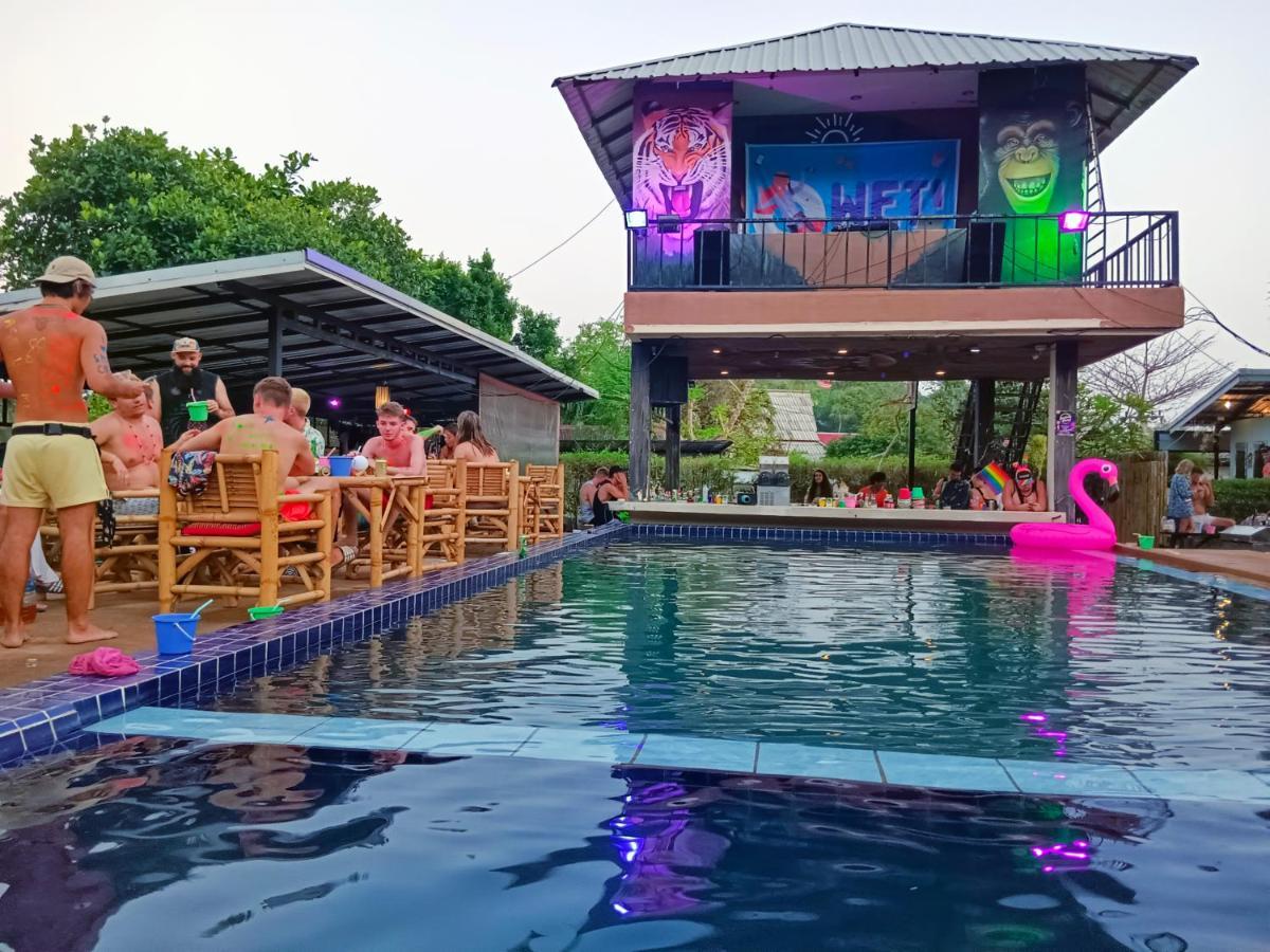 Wet! A Pool Party Hostel By Wild & Wandering Haad Rin Exteriér fotografie