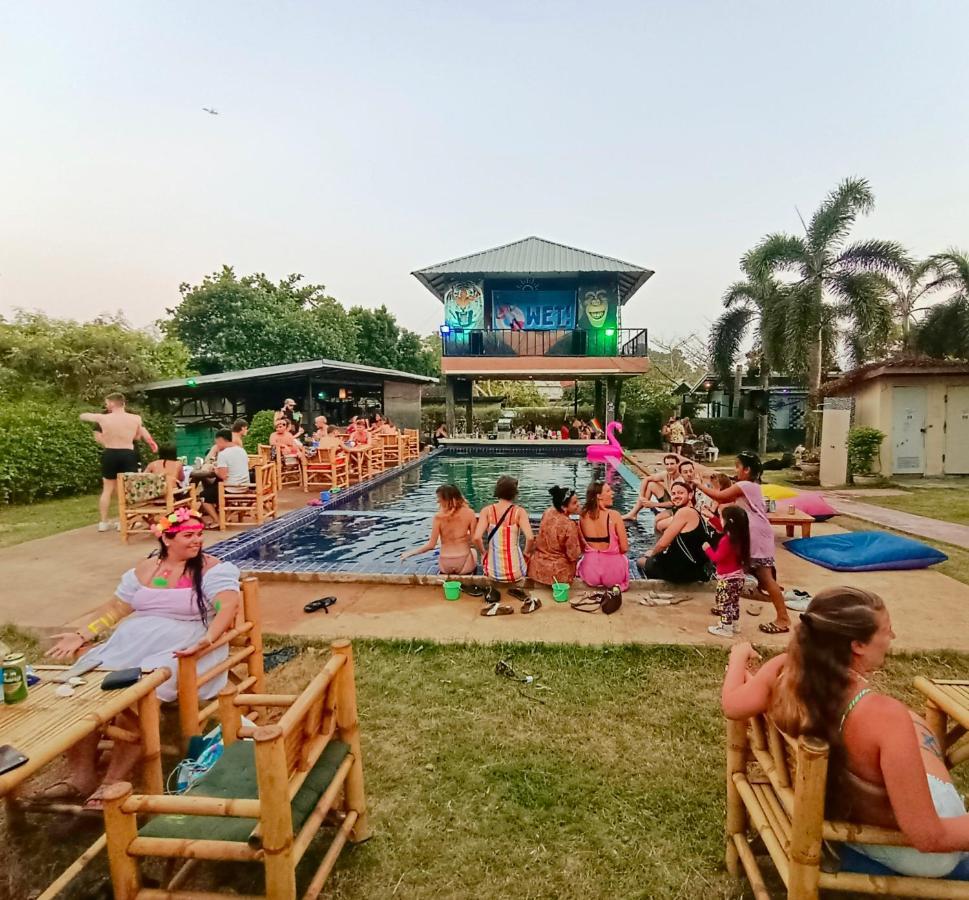 Wet! A Pool Party Hostel By Wild & Wandering Haad Rin Exteriér fotografie